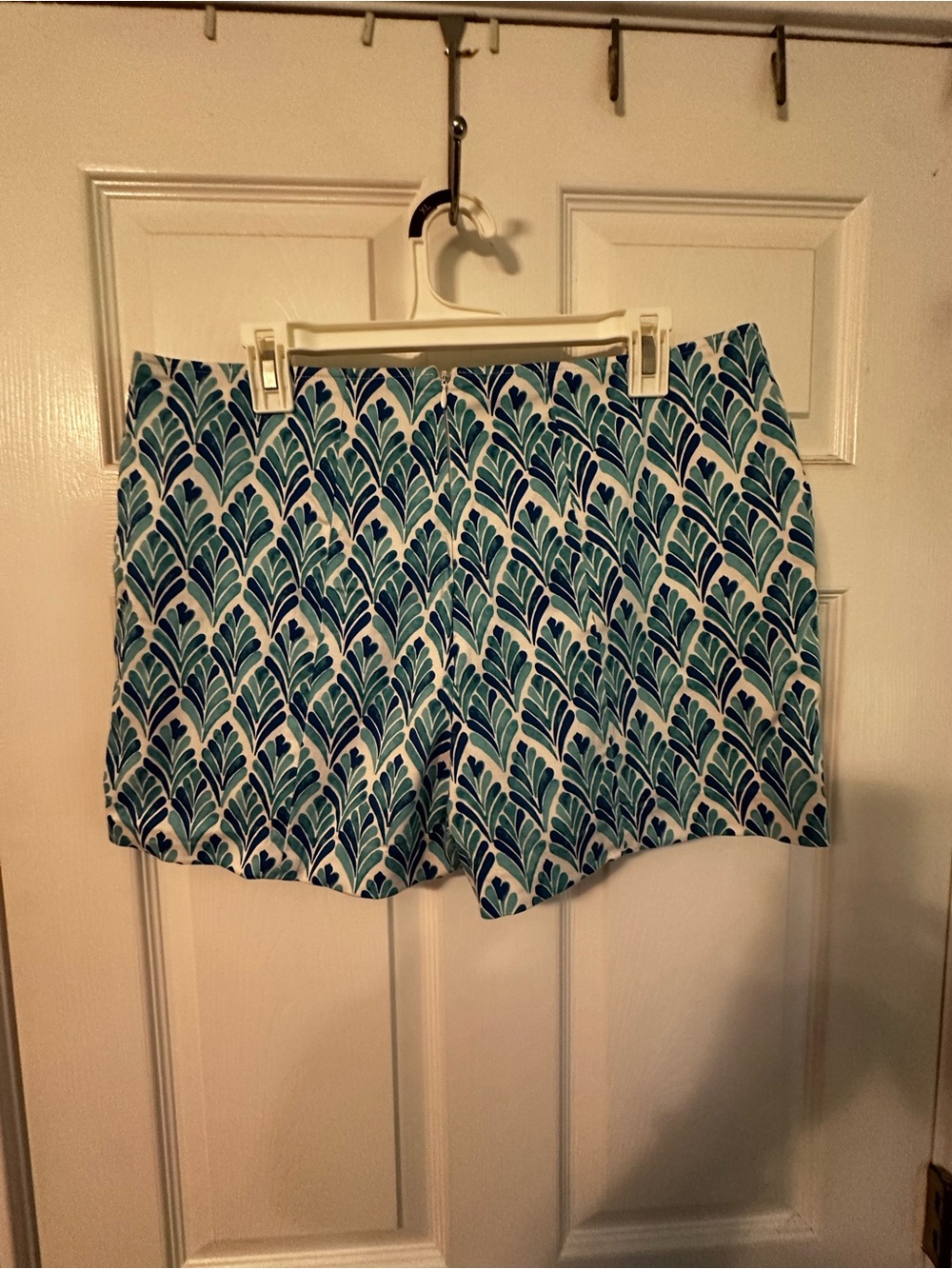 Pappagallo Teal and Navy Leaf-Print Shorts